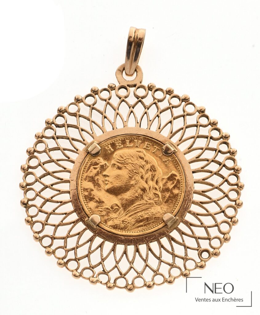 Pendentif en or jaune avec pièce de 20 francs suisse au centre