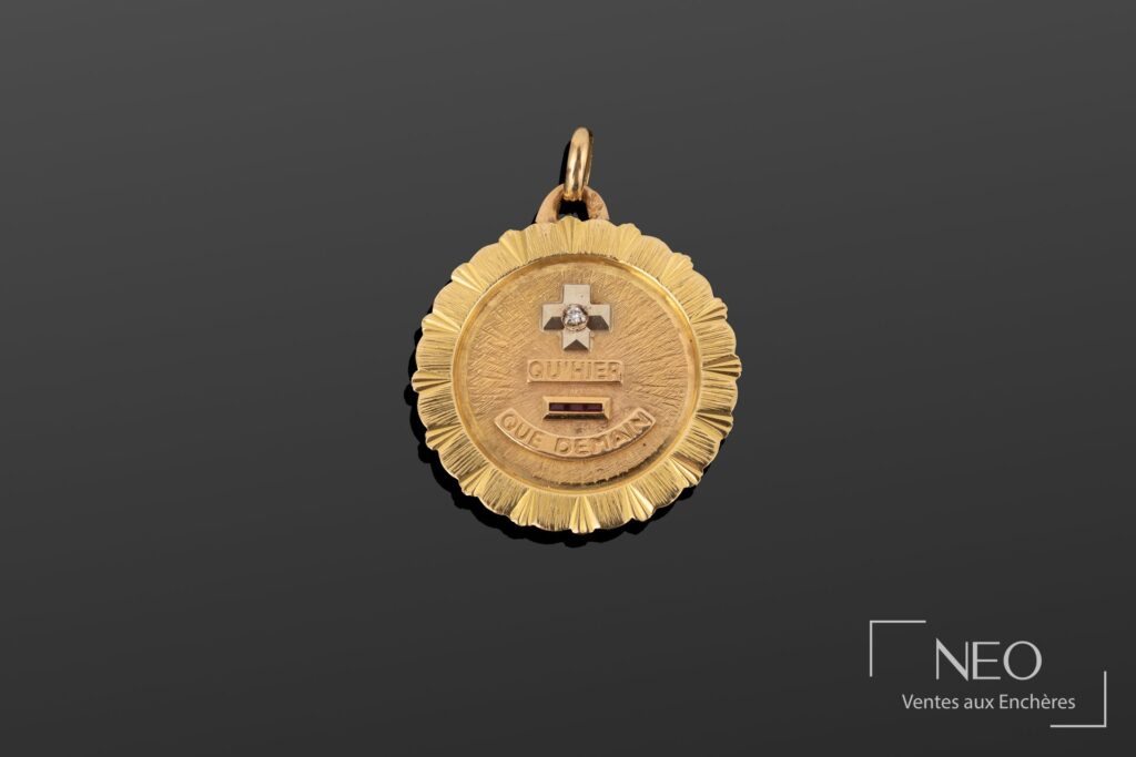 Médaille ronde A. AUGIS en or