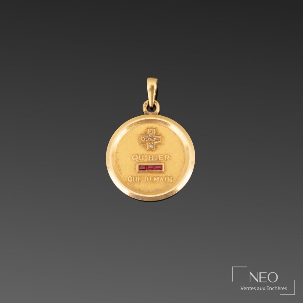 Médaille circulaire A. AUGIS en or jaune