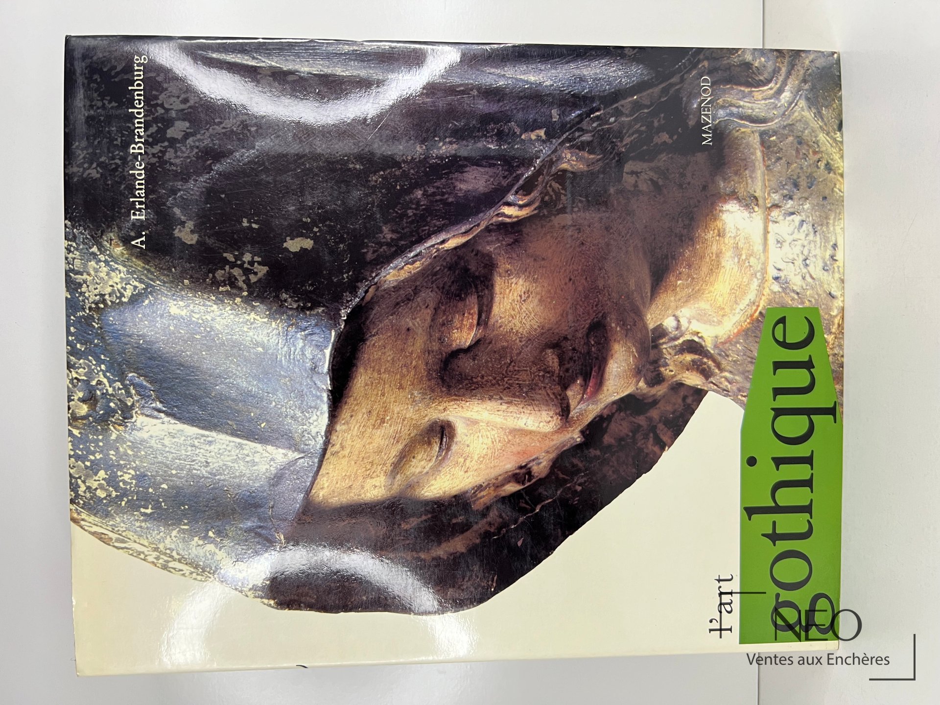 Couverture illustrée du livre L'art gothique d'Alain Erlande-Brandenburg.