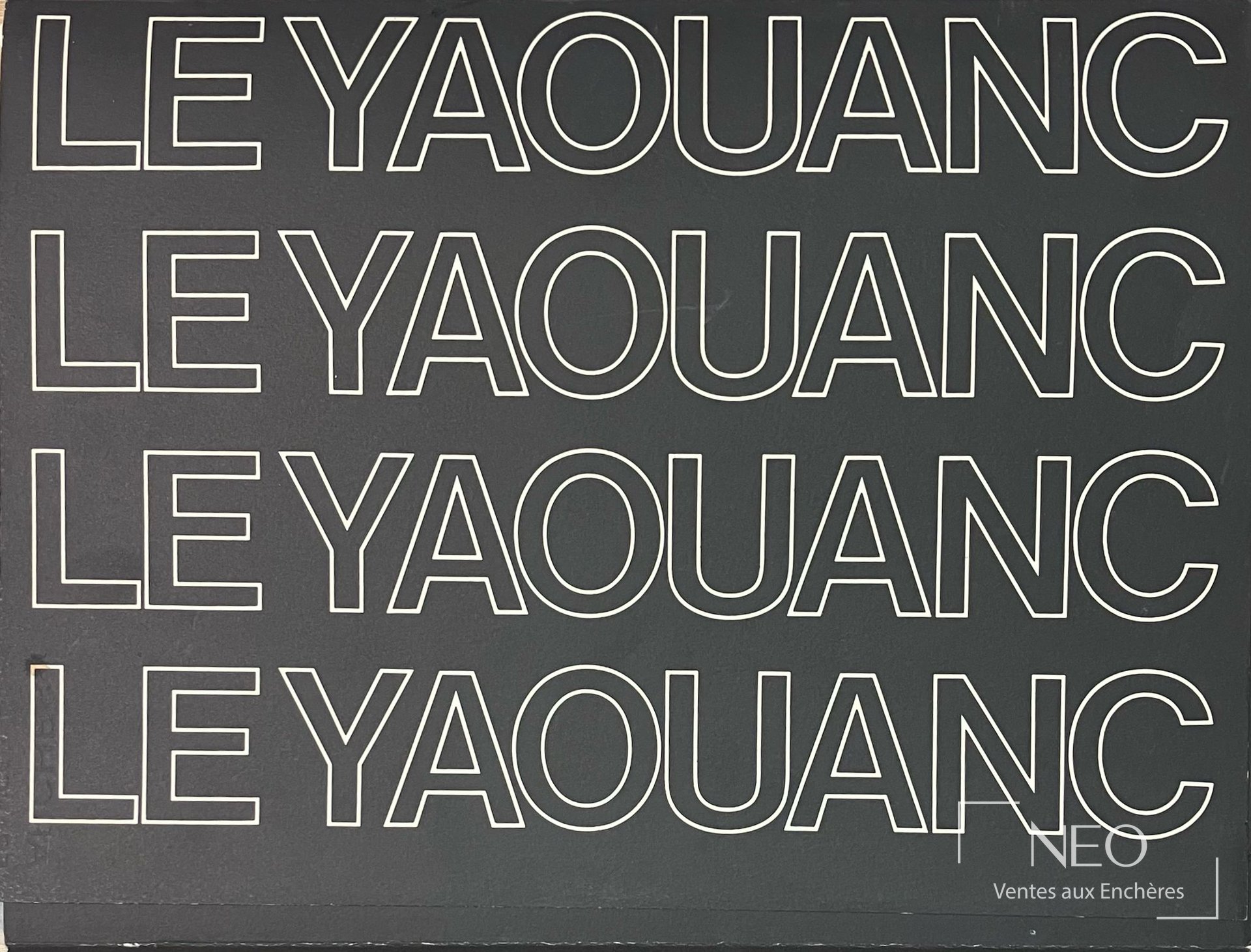 Couverture du catalogue Le Yaouanc avec le titre répété en grandes lettres blanches sur fond noir