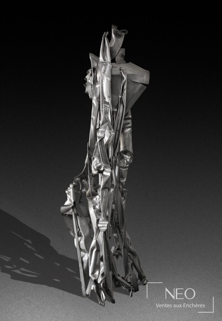 Sculpture verticale en métal argenté d’Albert Féraud