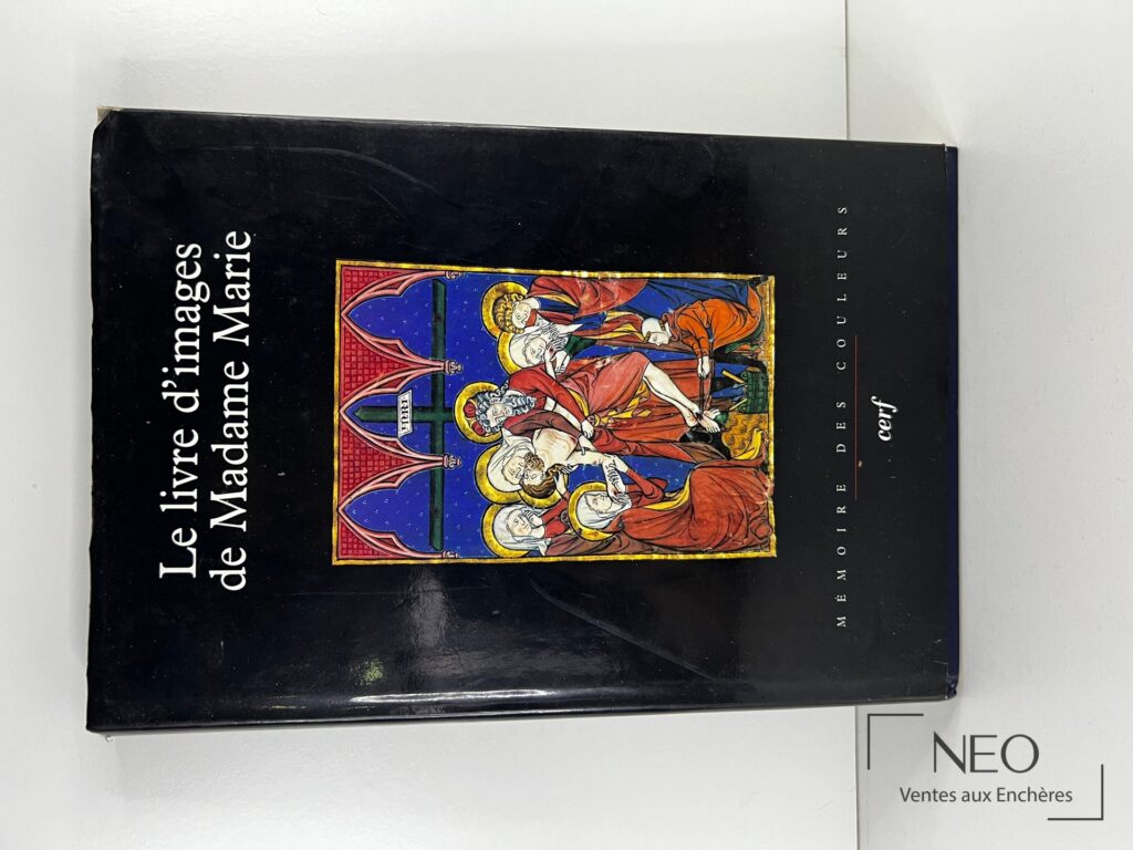 Couverture noire illustrée du Livre d'images de Madame Marie d'Alison Stones