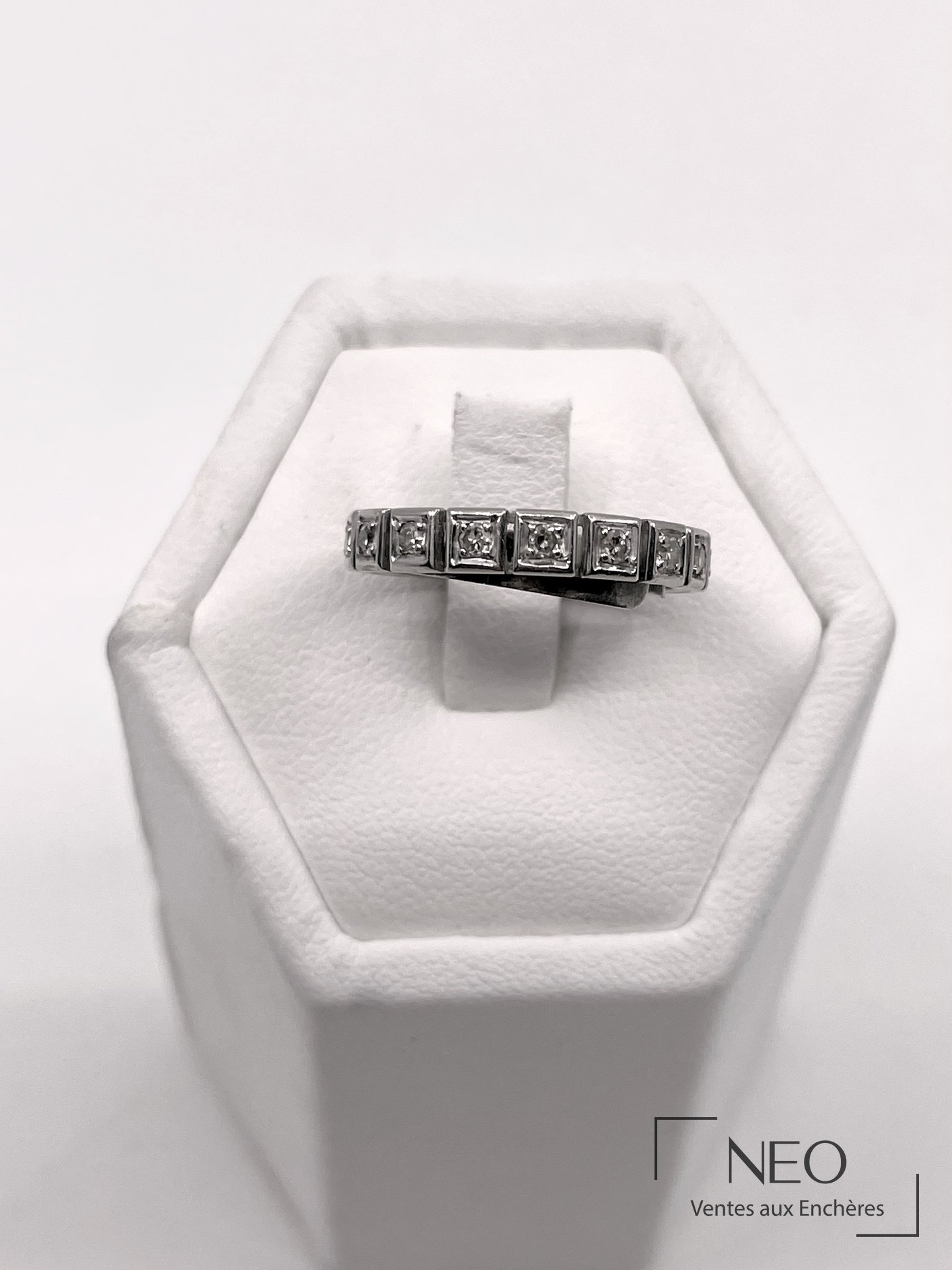 Alliance américaine en or gris 18 carats ornée de brillants