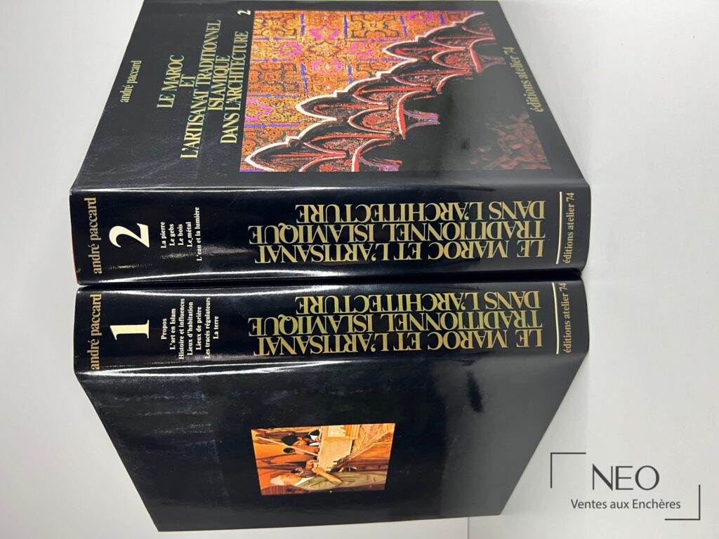 Deux volumes noirs d’André Paccard