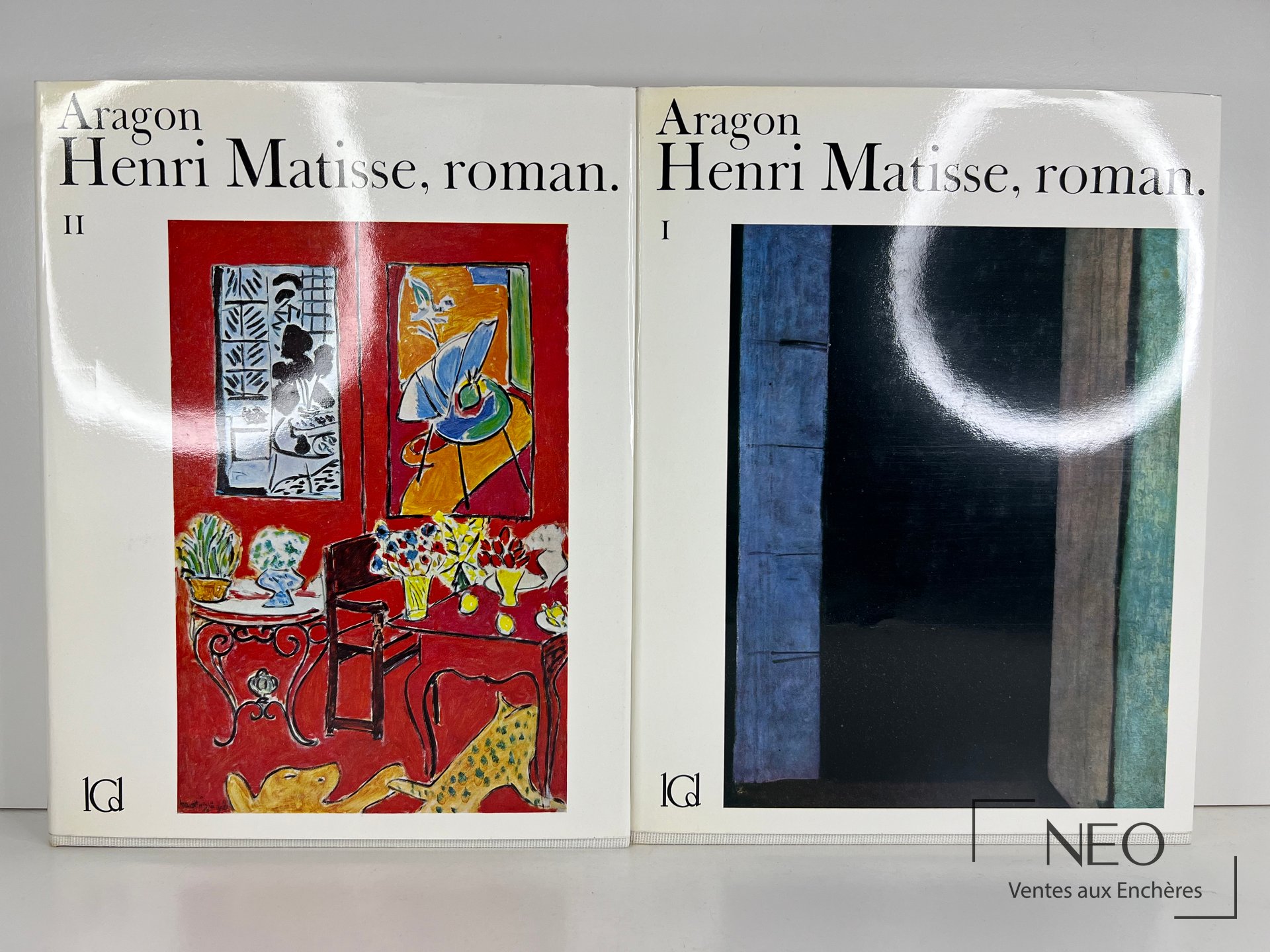 Livre ouvert montrant les couvertures illustrées des deux volumes d’Henri Matisse