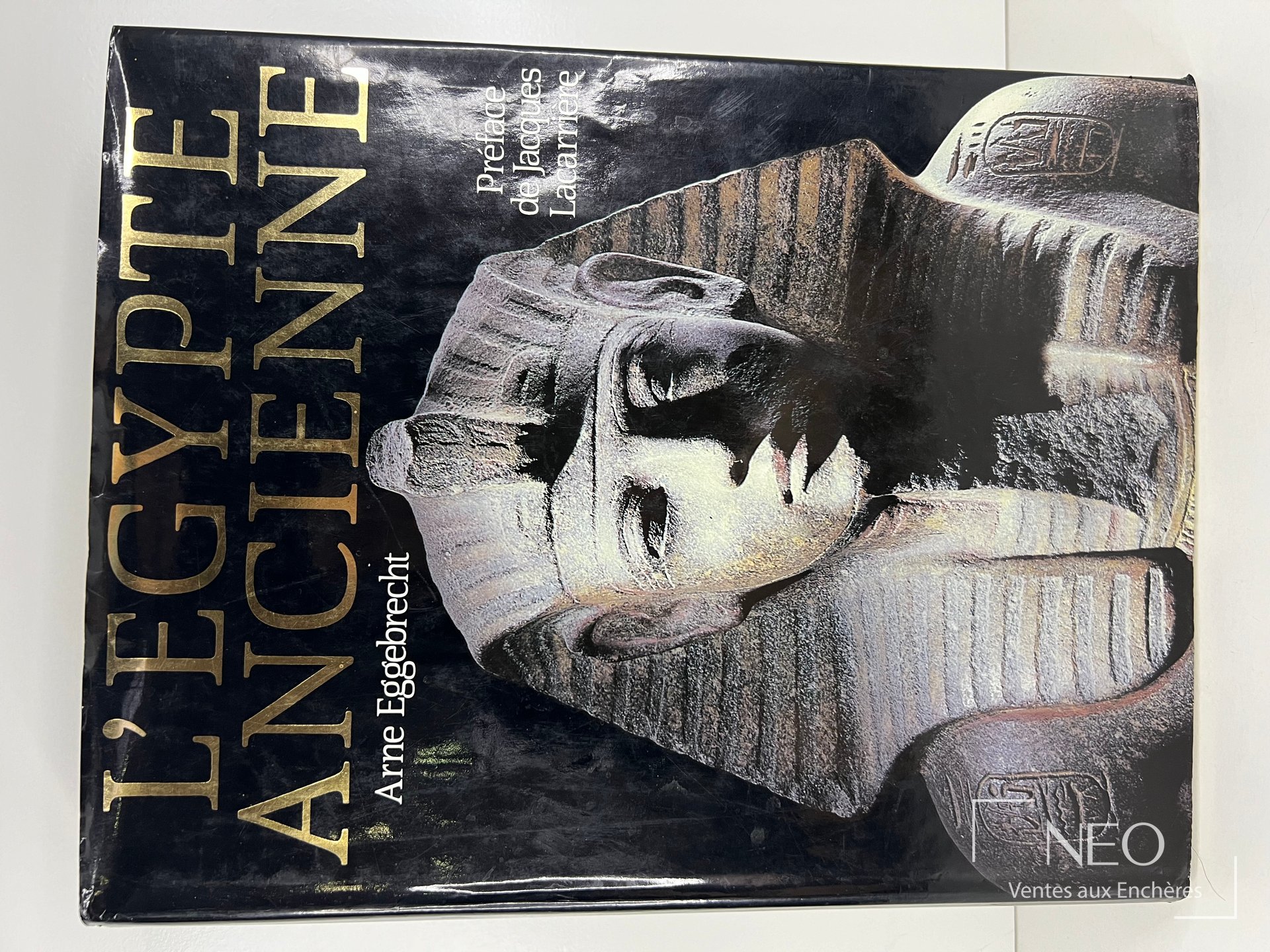 Couverture illustrée du livre L'égypte Ancienne Au royaume des pharaons par Arne Eggebrecht