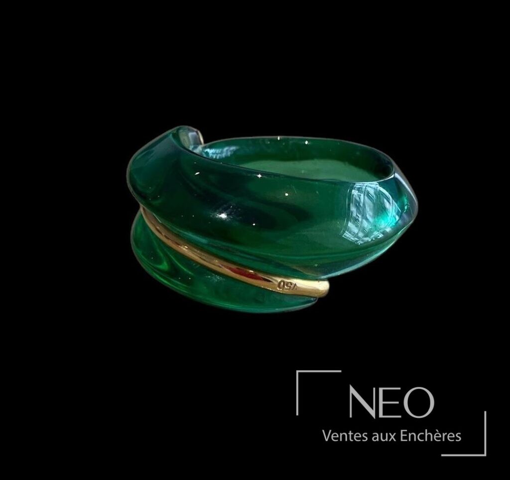 Bague Baccarat en cristal vert et or jaune
