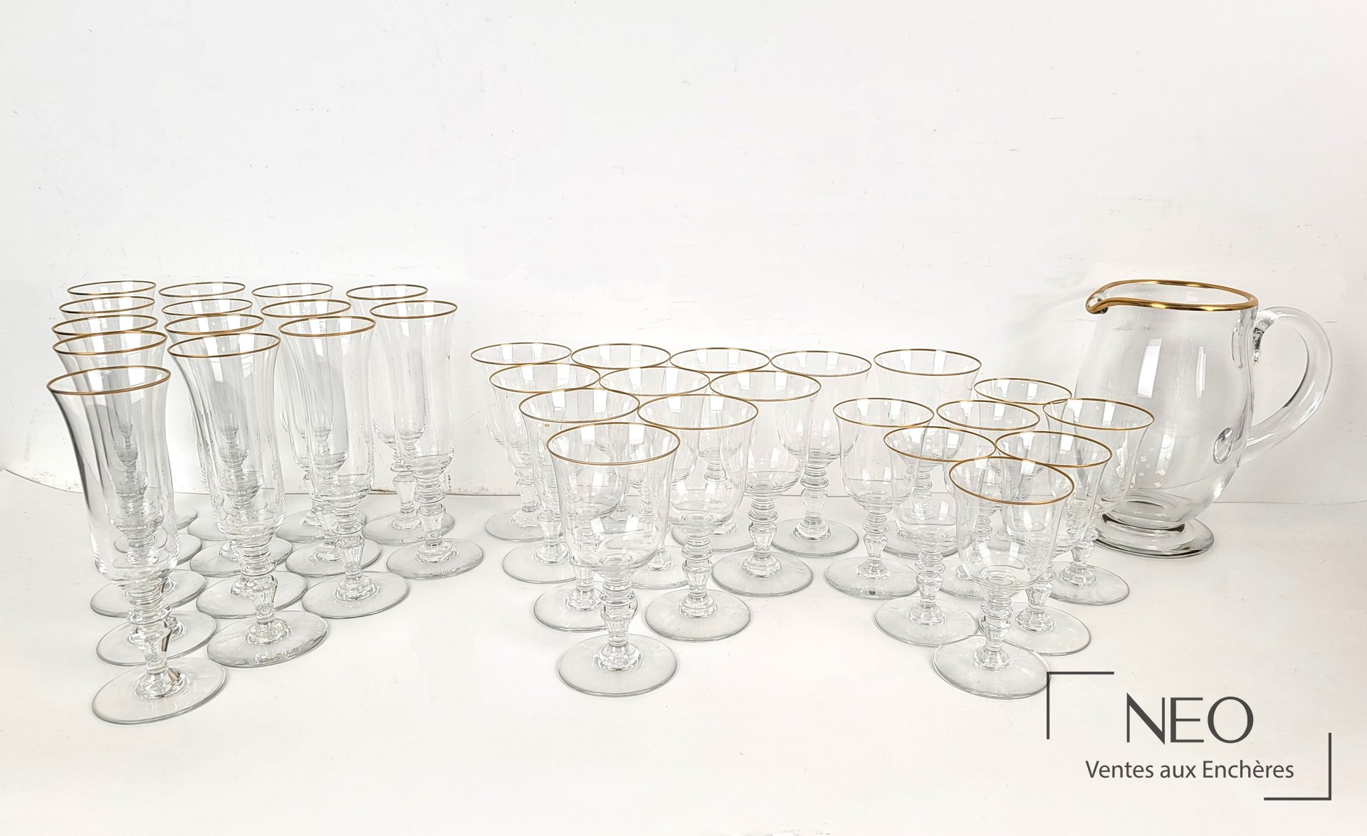 Service à vin Baccarat en cristal composé de flûtes
