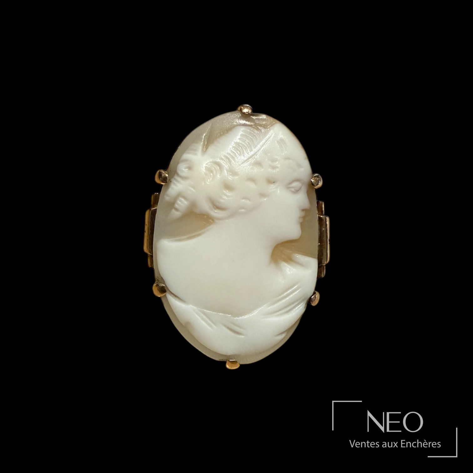 Bague en or rose 18K avec camée ovale sur coquille