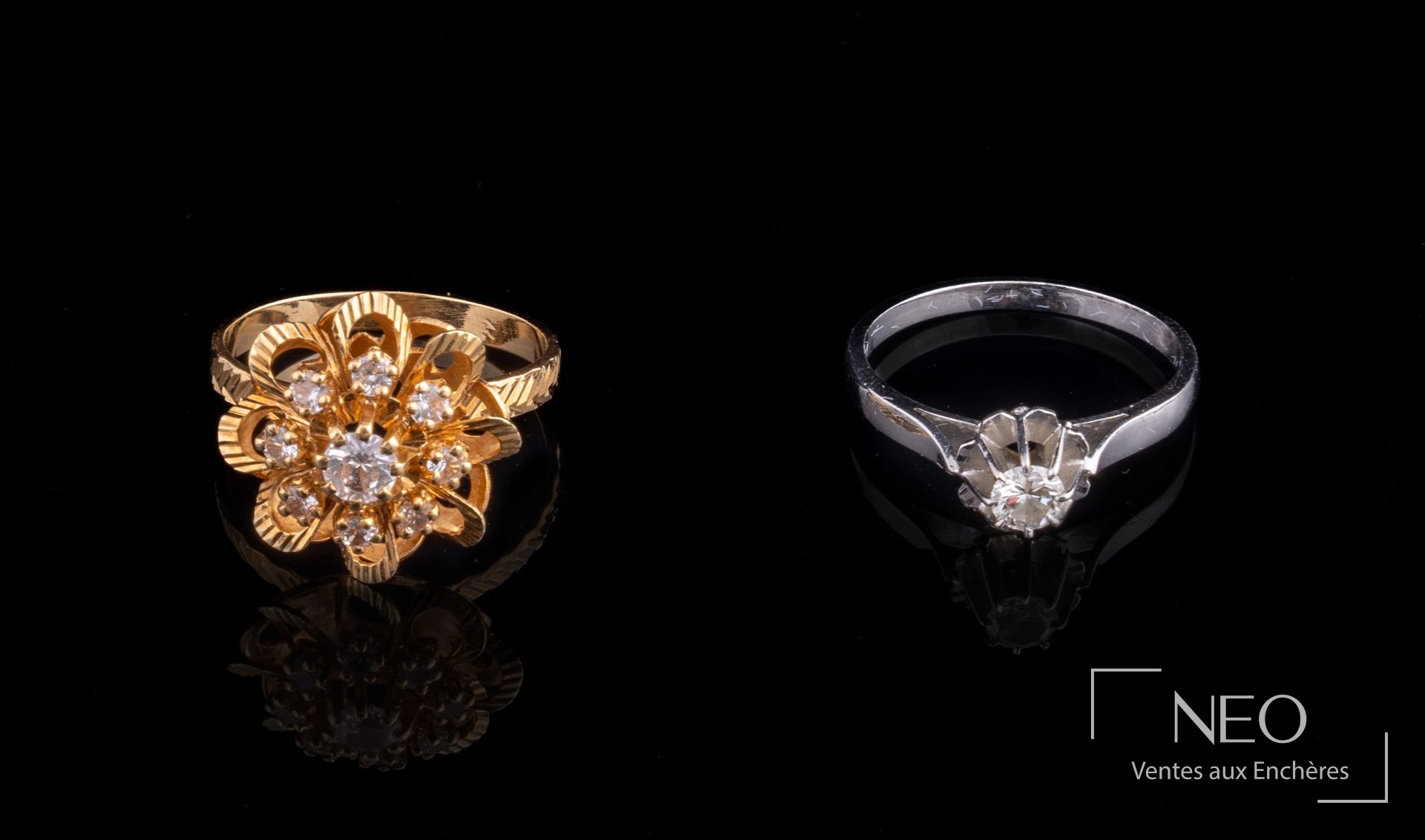 Bague cocktail en or jaune et bague solitaire en or gris