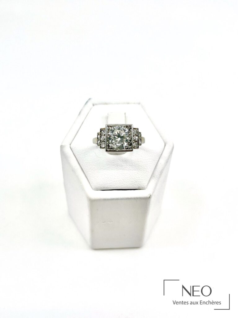 Bague Art Déco en or gris et platine