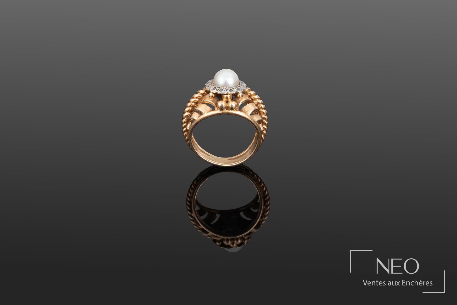 Bague en or jaune 18 carats et platine, perle de culture blanche