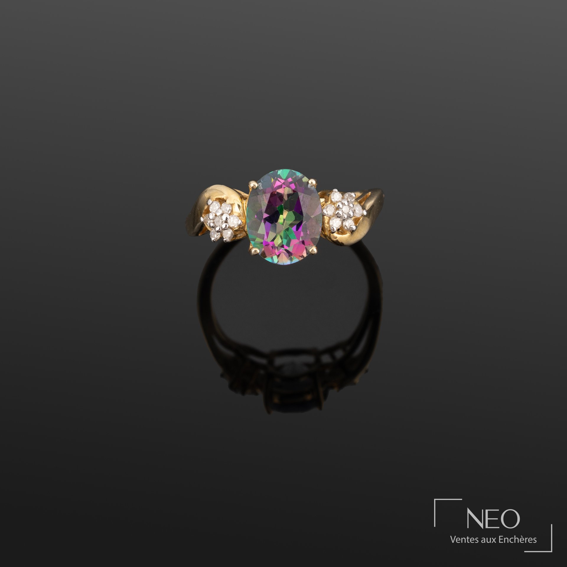 Bague en vermeil avec topaze mystique ovale et diamants