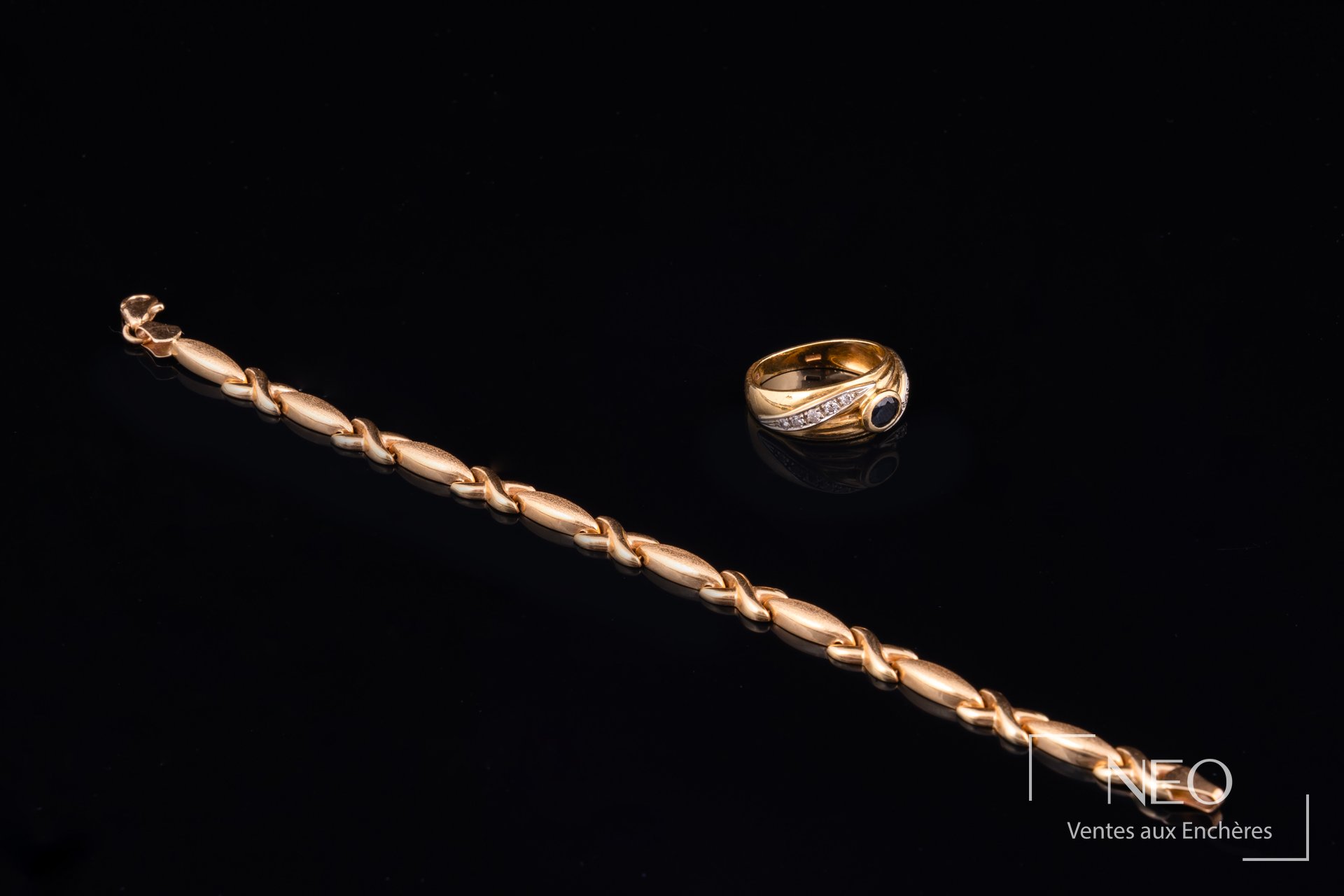 Bague en or jaune et gris, bracelet assorti
