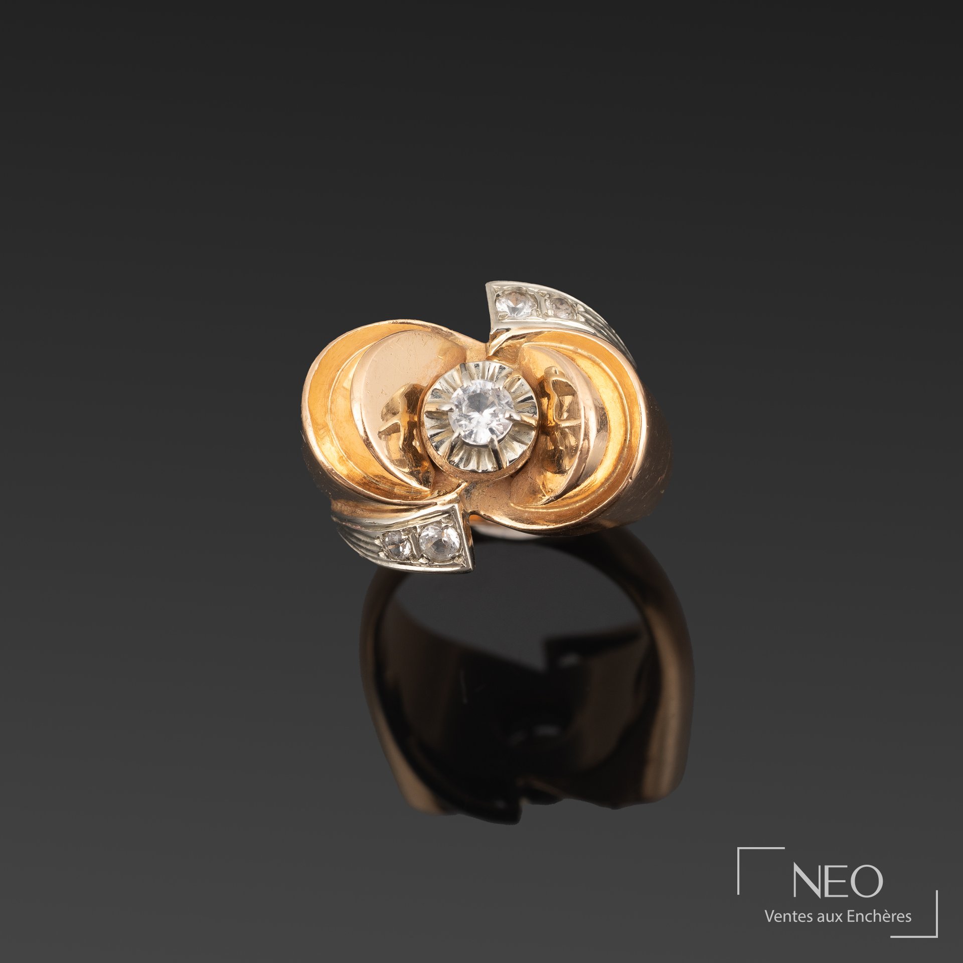 Bague de style tank en or jaune et or gris