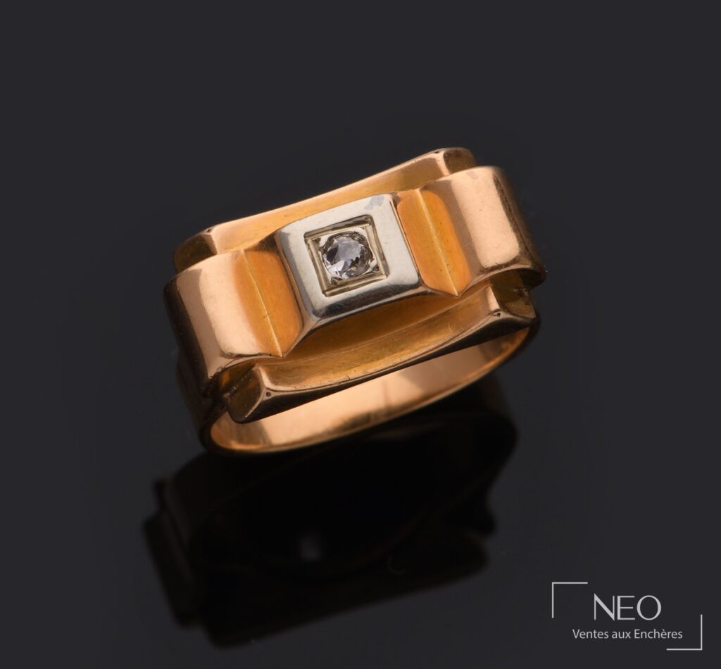 Bague tank en ors jaune et gris avec petit diamant central