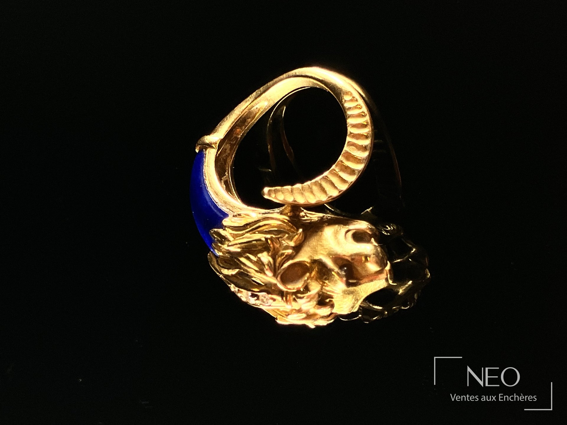 Pierre et Jean Bellin, bague tête de lion en or jaune, circa 1970