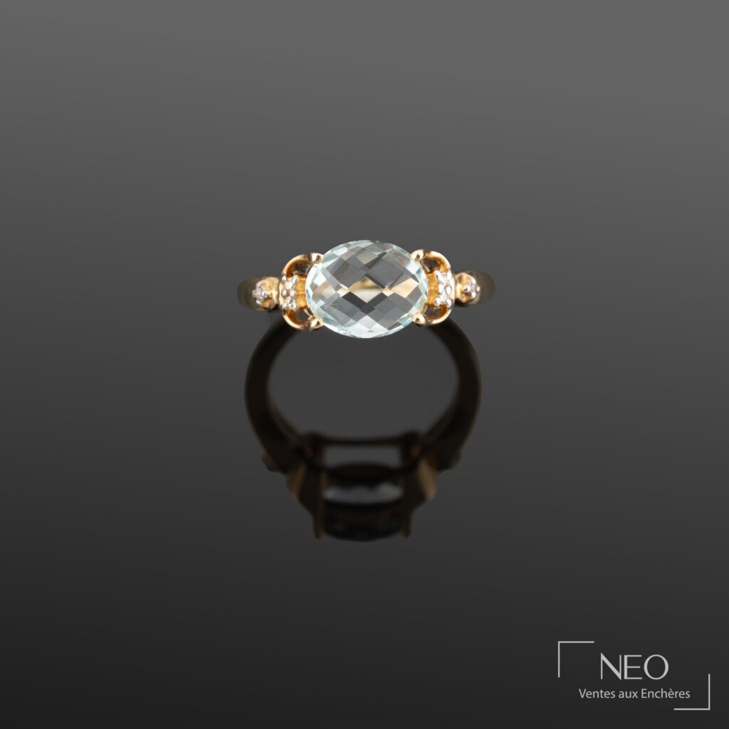 Bague en vermeil avec aigue-marine ovale et diamants de part et d’autre
