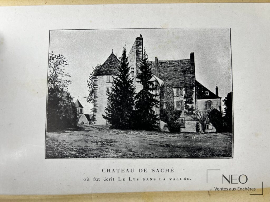 Page illustrée du château de Saché avec légende imprimée