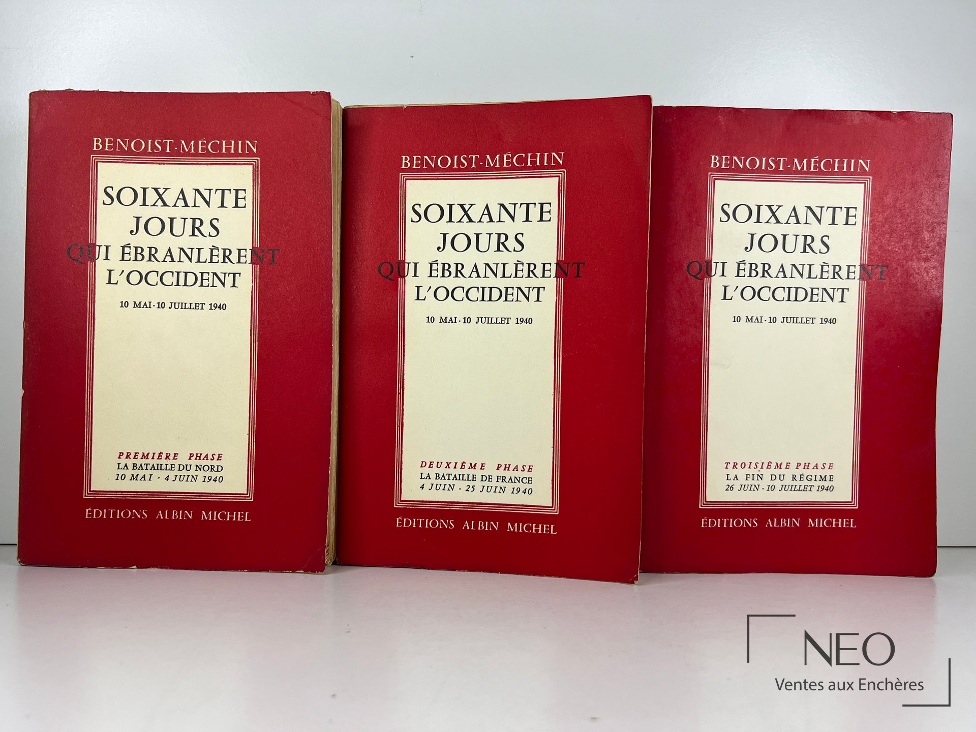 Les trois tomes rouges de Soixante jours qui ébranlèrent l'occident de Benoist-Méchin