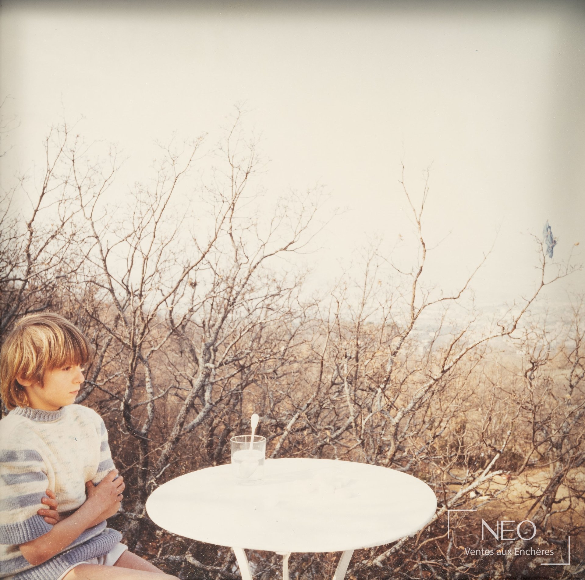 Bernard Faucon Le verre d’eau sucrée, tirage sur Kodak Paper, circa 1984