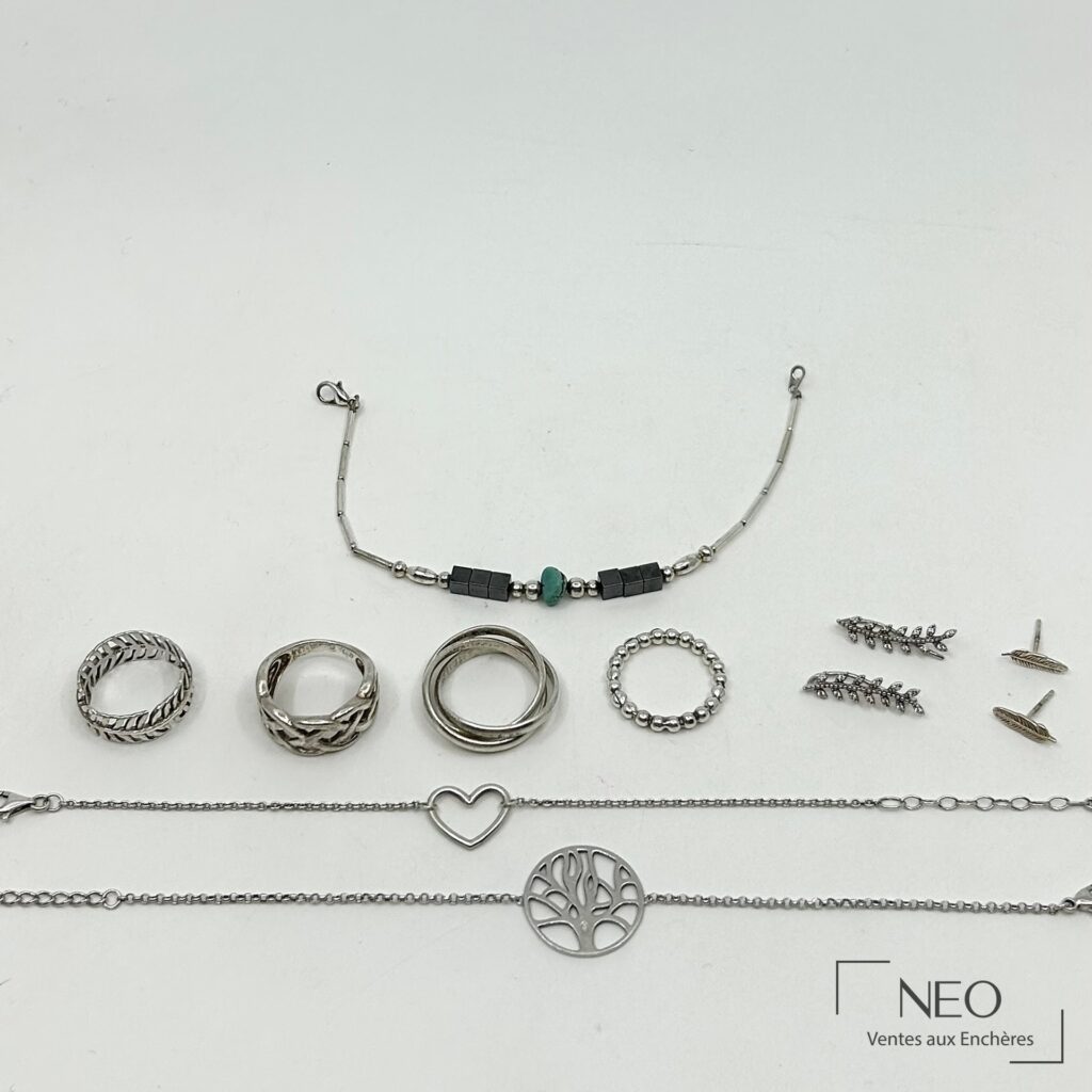 Ensemble de bijoux en argent avec bagues