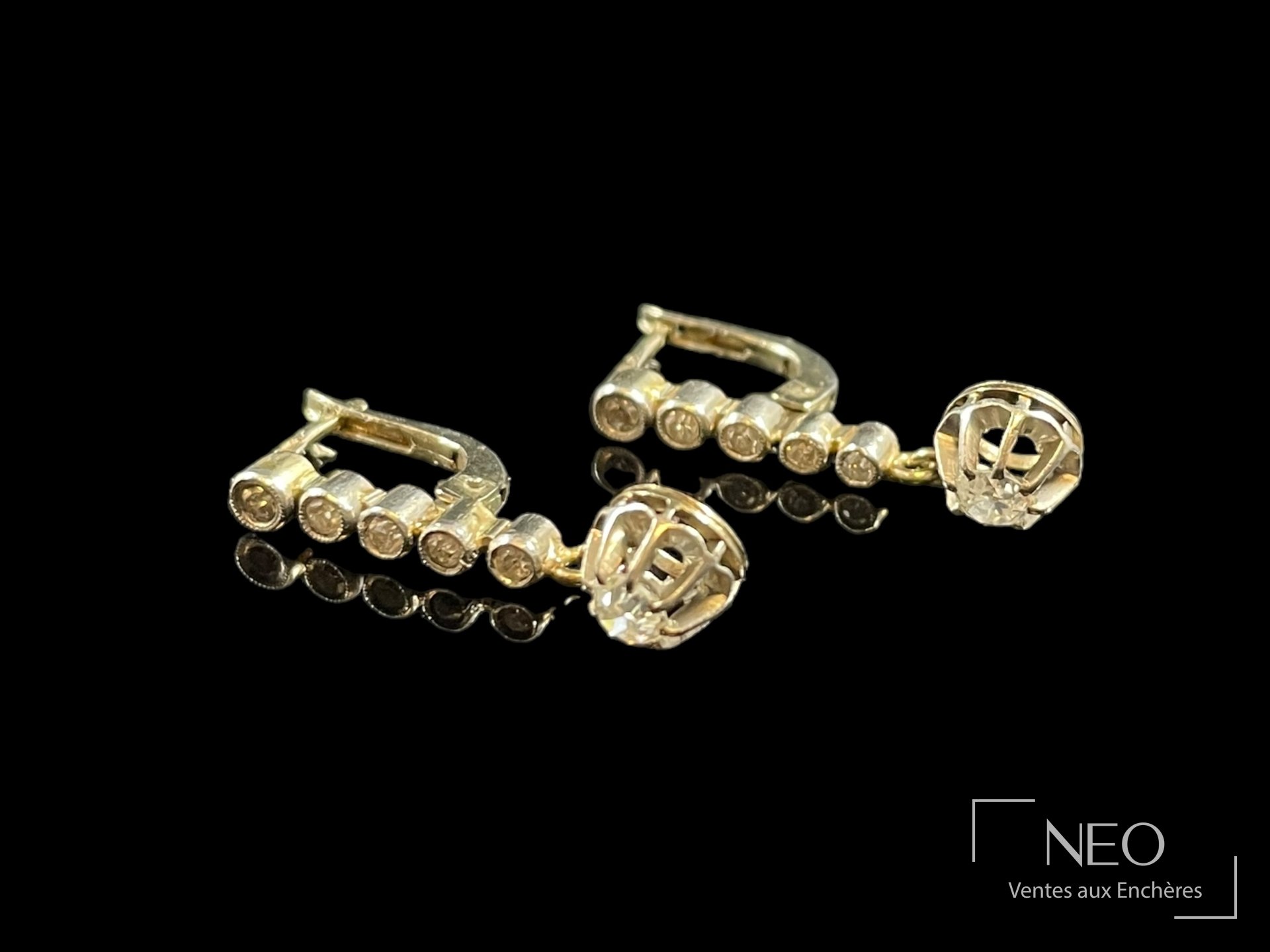 Boucles d’oreilles en or gris 18 carats, platine et diamants anciens