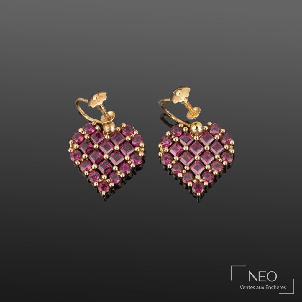 Paire de boucles d’oreilles cœur en vermeil serties de tourmalines roses