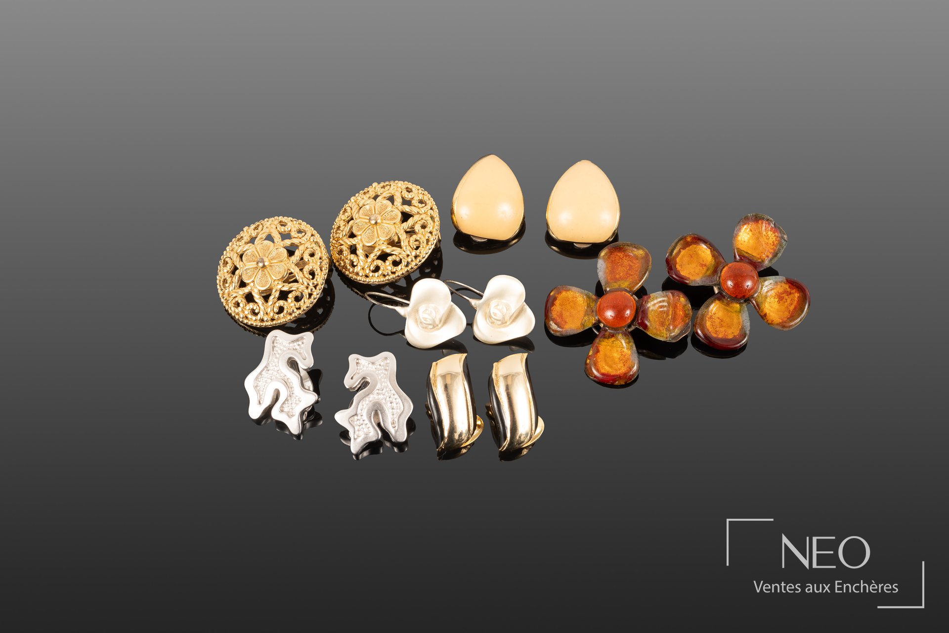 Ensemble de boucles et clips d'oreilles fantaisies de marques