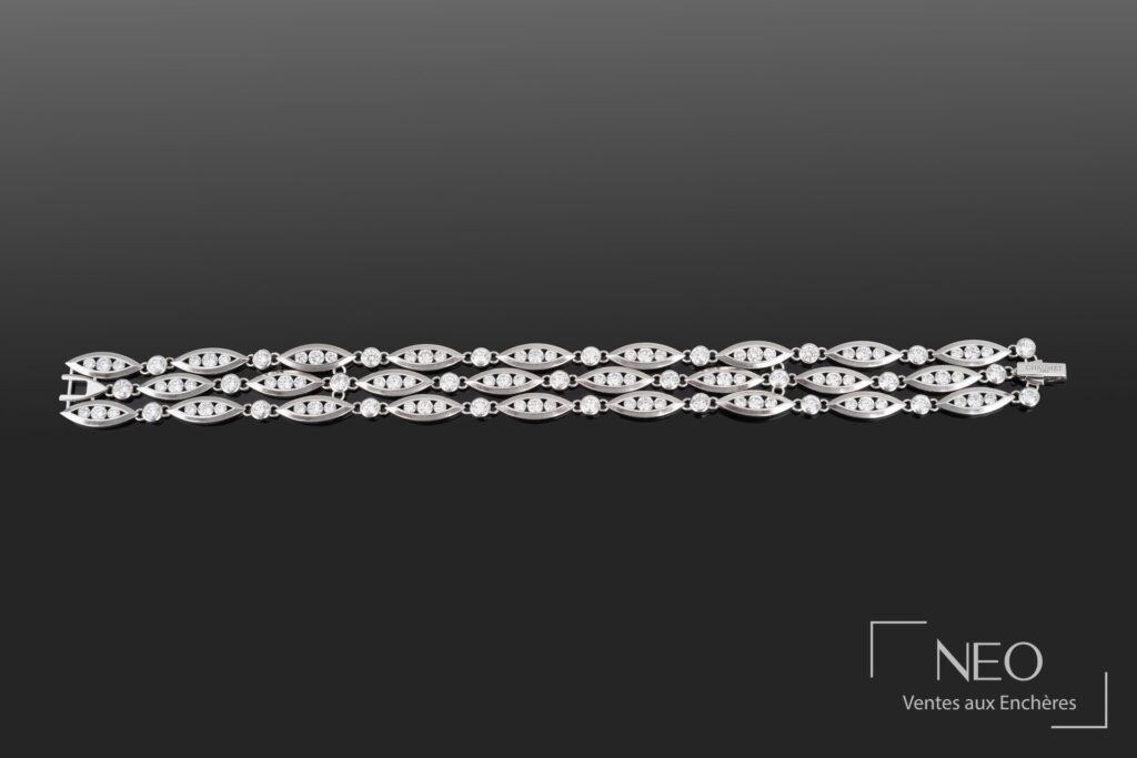 Bracelet Chaumet Paris en or gris serti de diamants