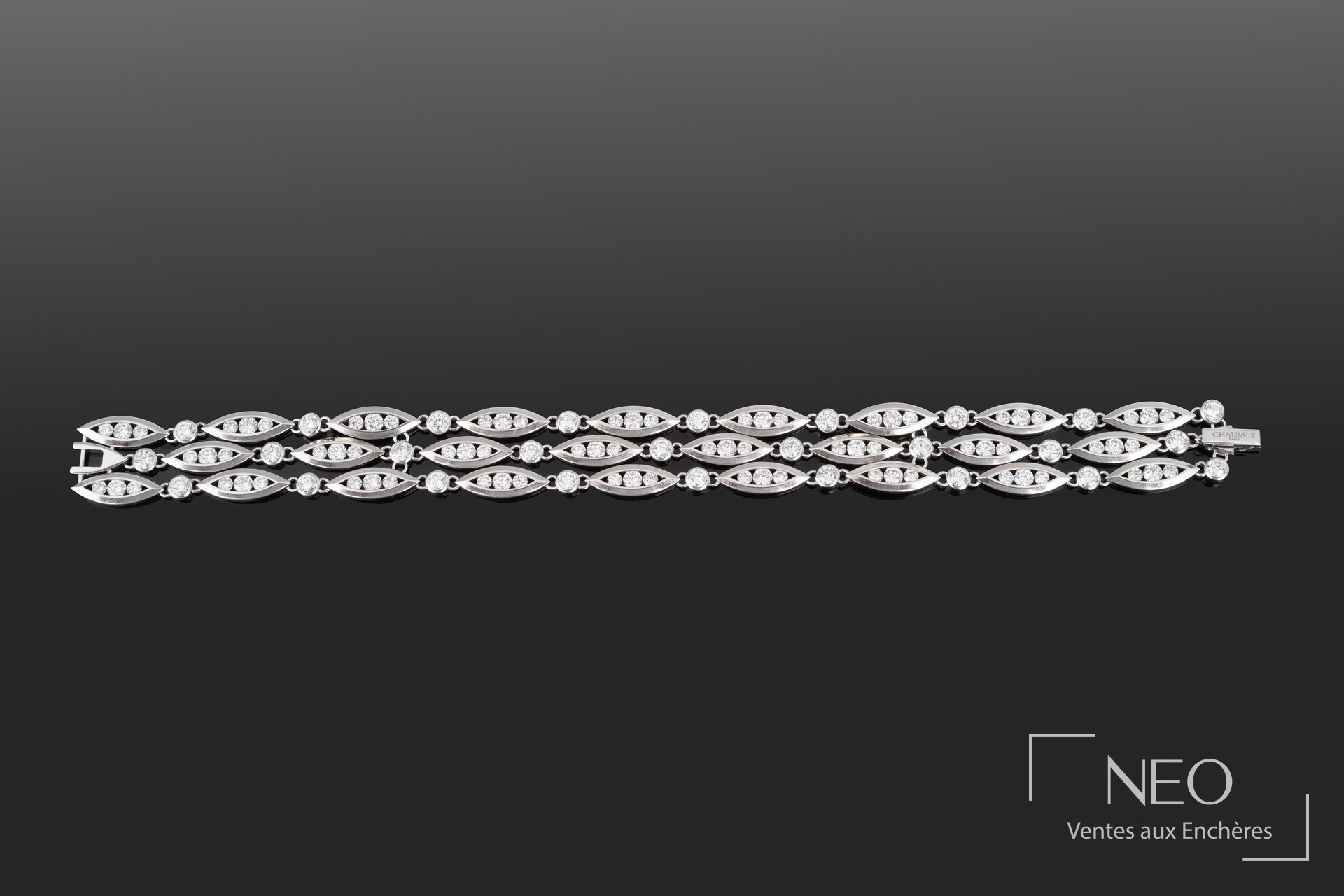 Bracelet Chaumet Paris en or gris serti de diamants