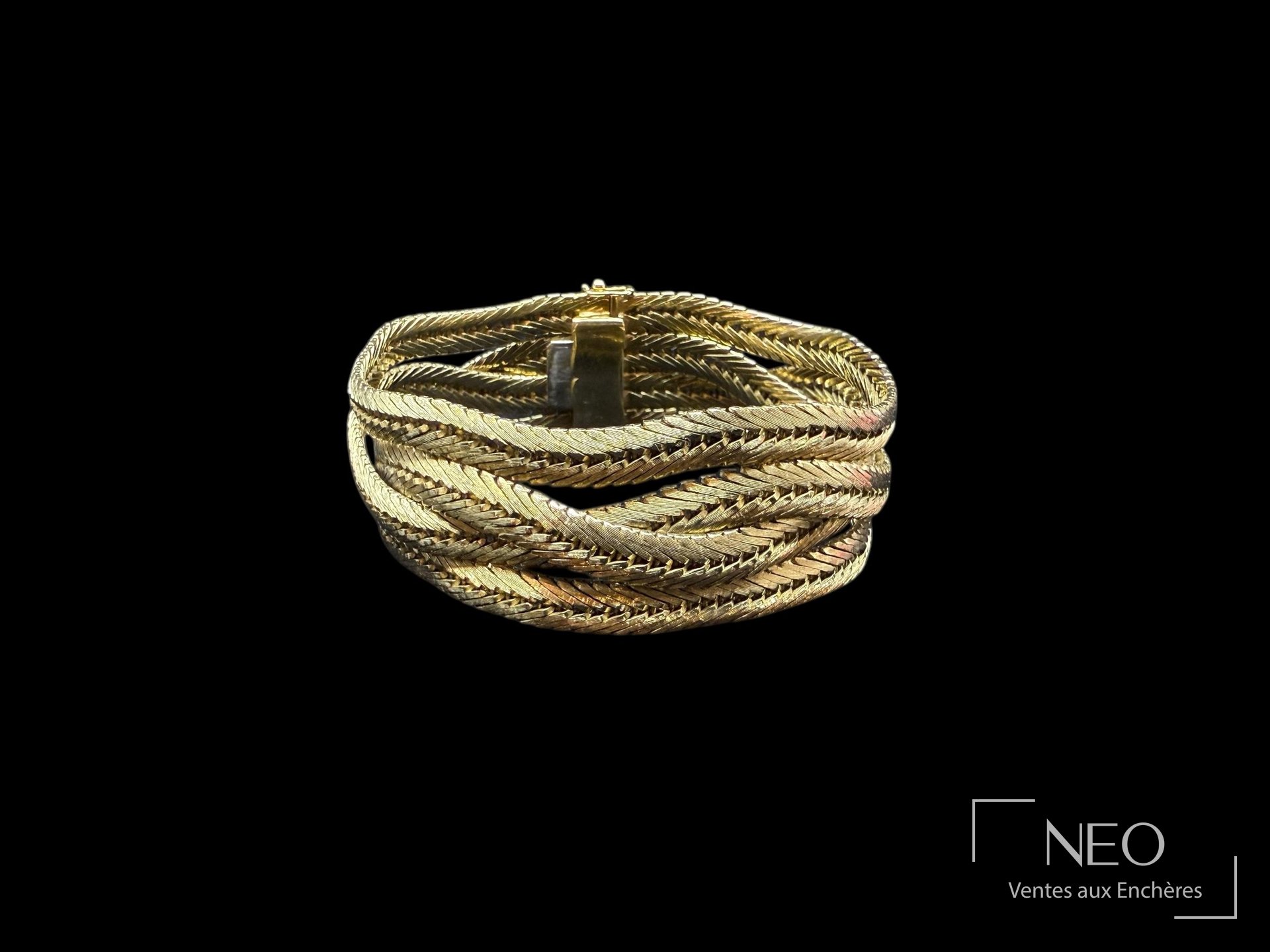 Bracelet en or jaune 18 carats à maille chevron torsadée