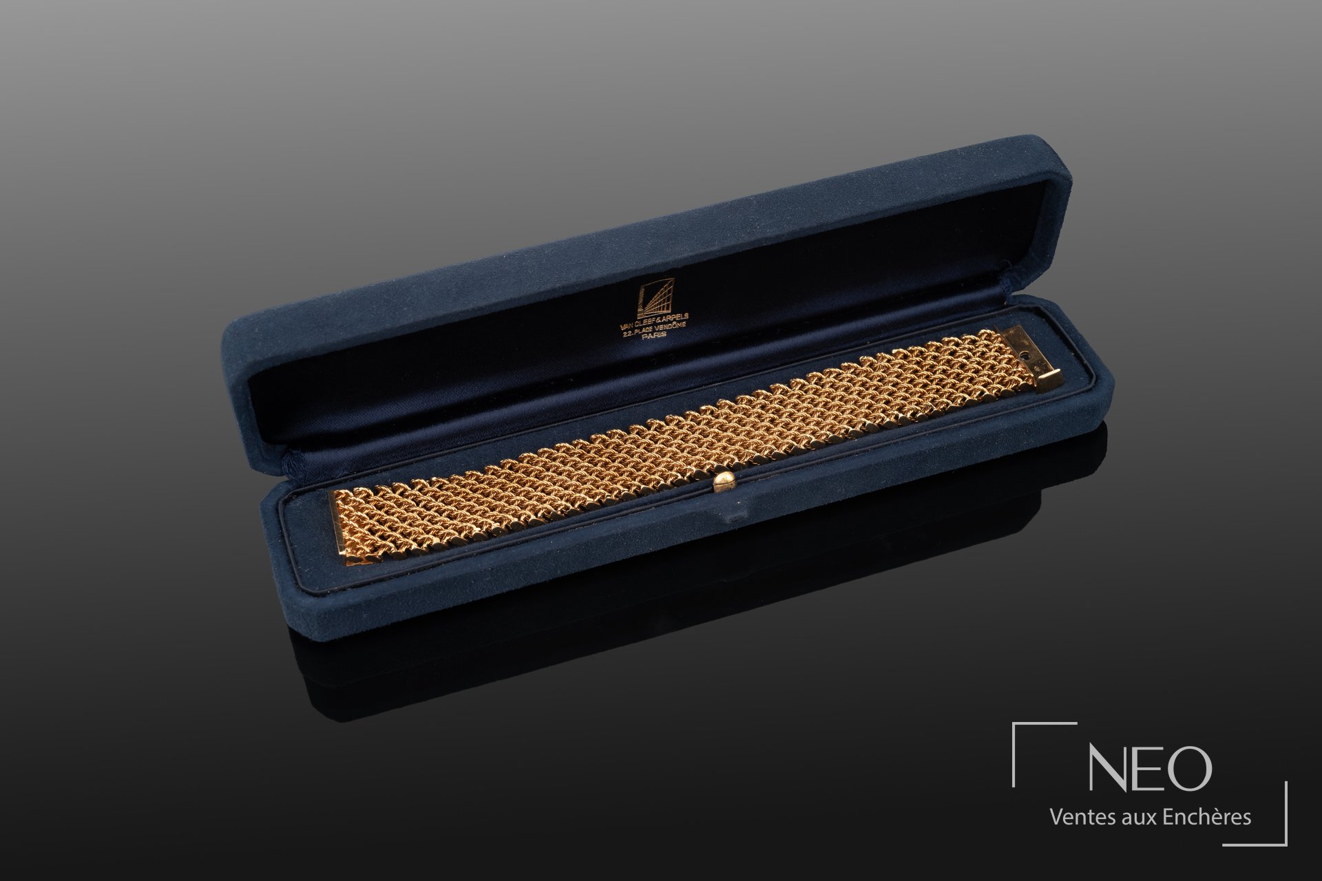 Bracelet Van Cleef & Arpels en or jaune et gris 18K, maille enchevêtrée