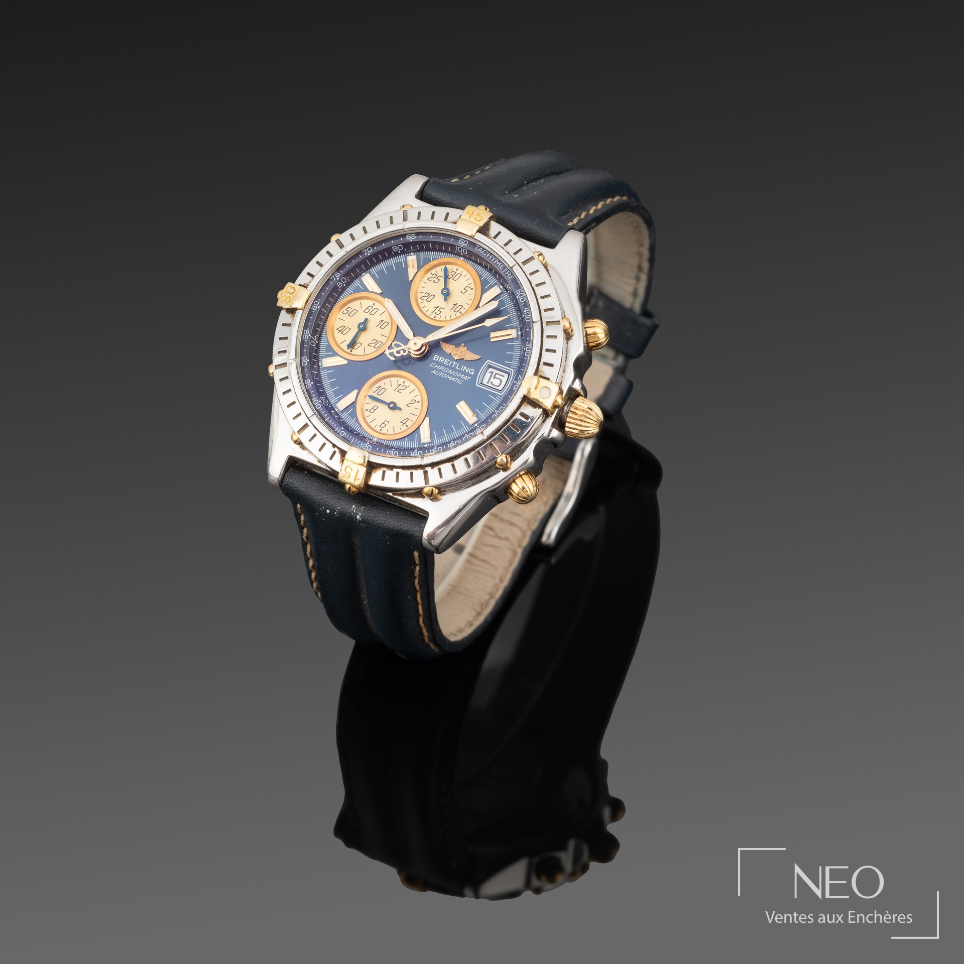 Montre Breitling Chronomat au cadran bleu et sous-compteurs dorés