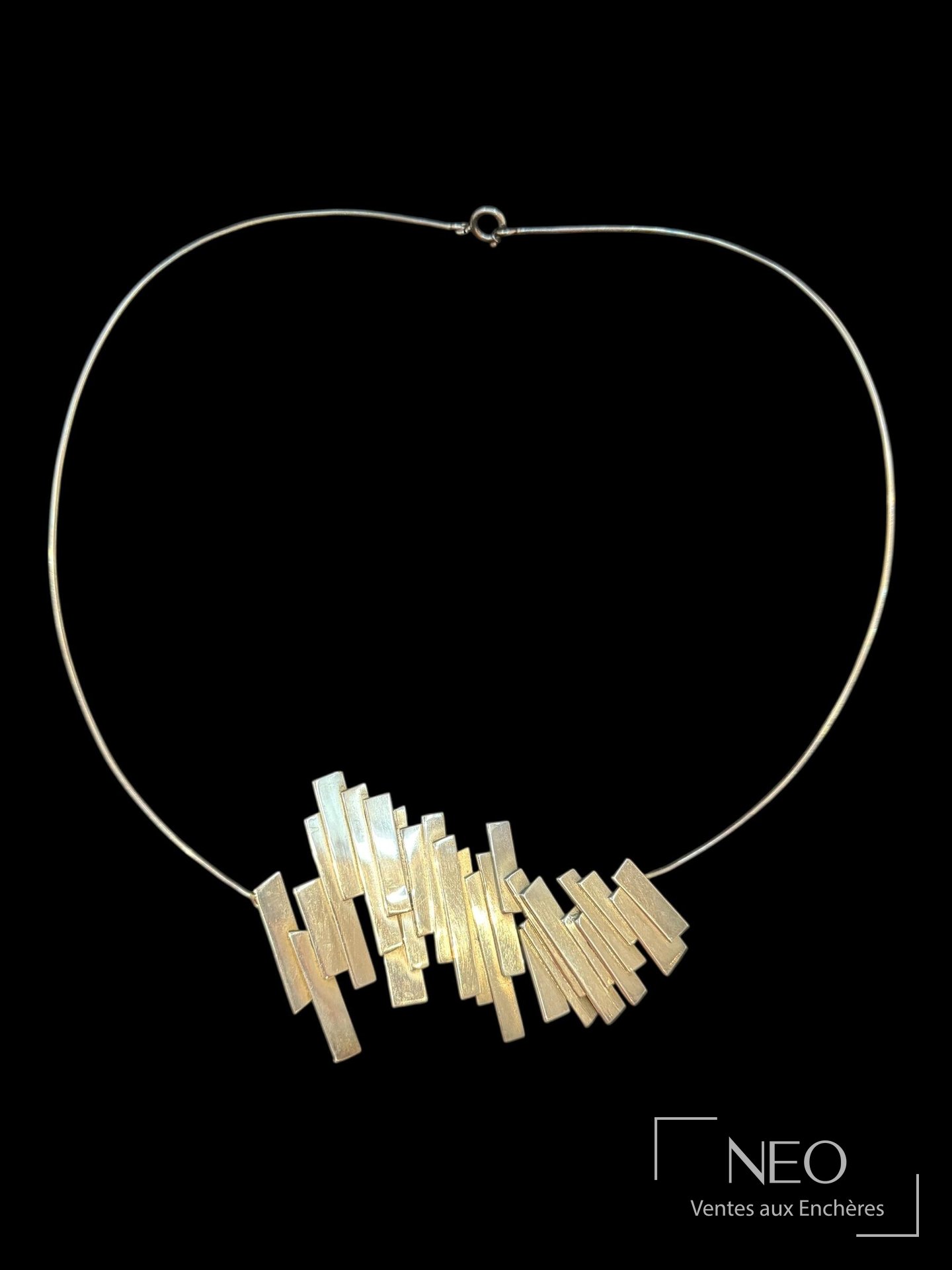 Collier en argent avec pendentif composé de plaques rectangulaires superposées