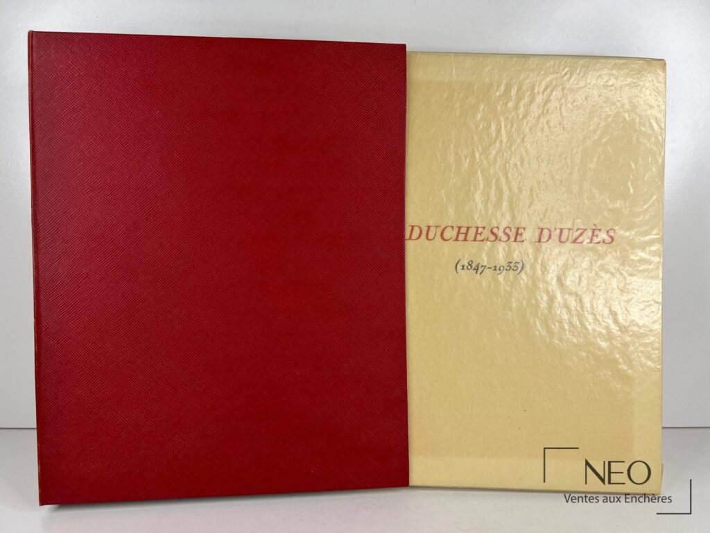 Couverture et chemise d'un livre de BRISSAC