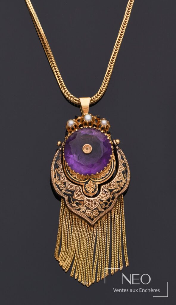 Broche pendentif en or jaune avec améthyste