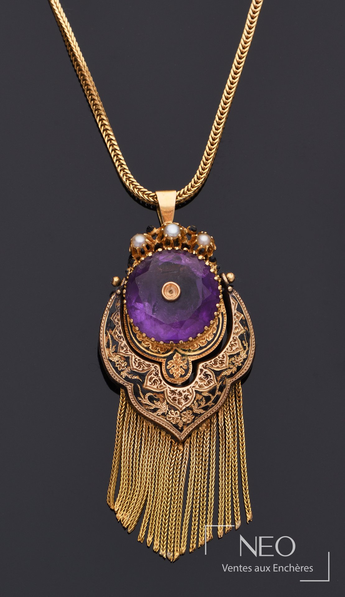 Broche pendentif en or jaune, améthyste, perles de culture, époque Napoléon III