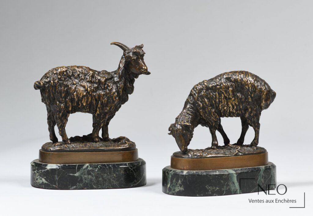 Deux bronzes animaliers représentant un mouton et une chèvre du Caucase sur bases en marbre vert