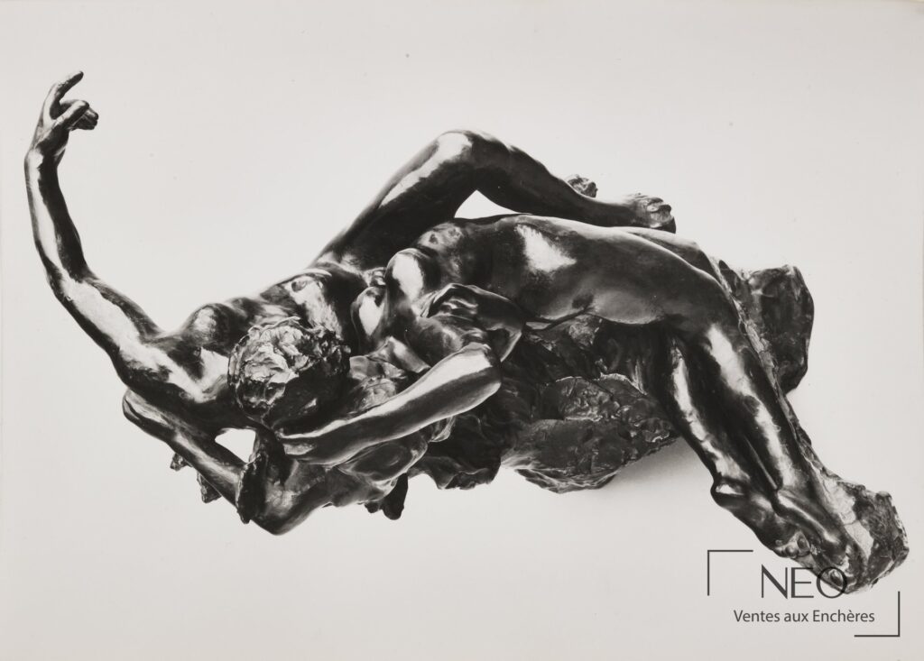 Photographie en noir et blanc d'une sculpture de Rodin
