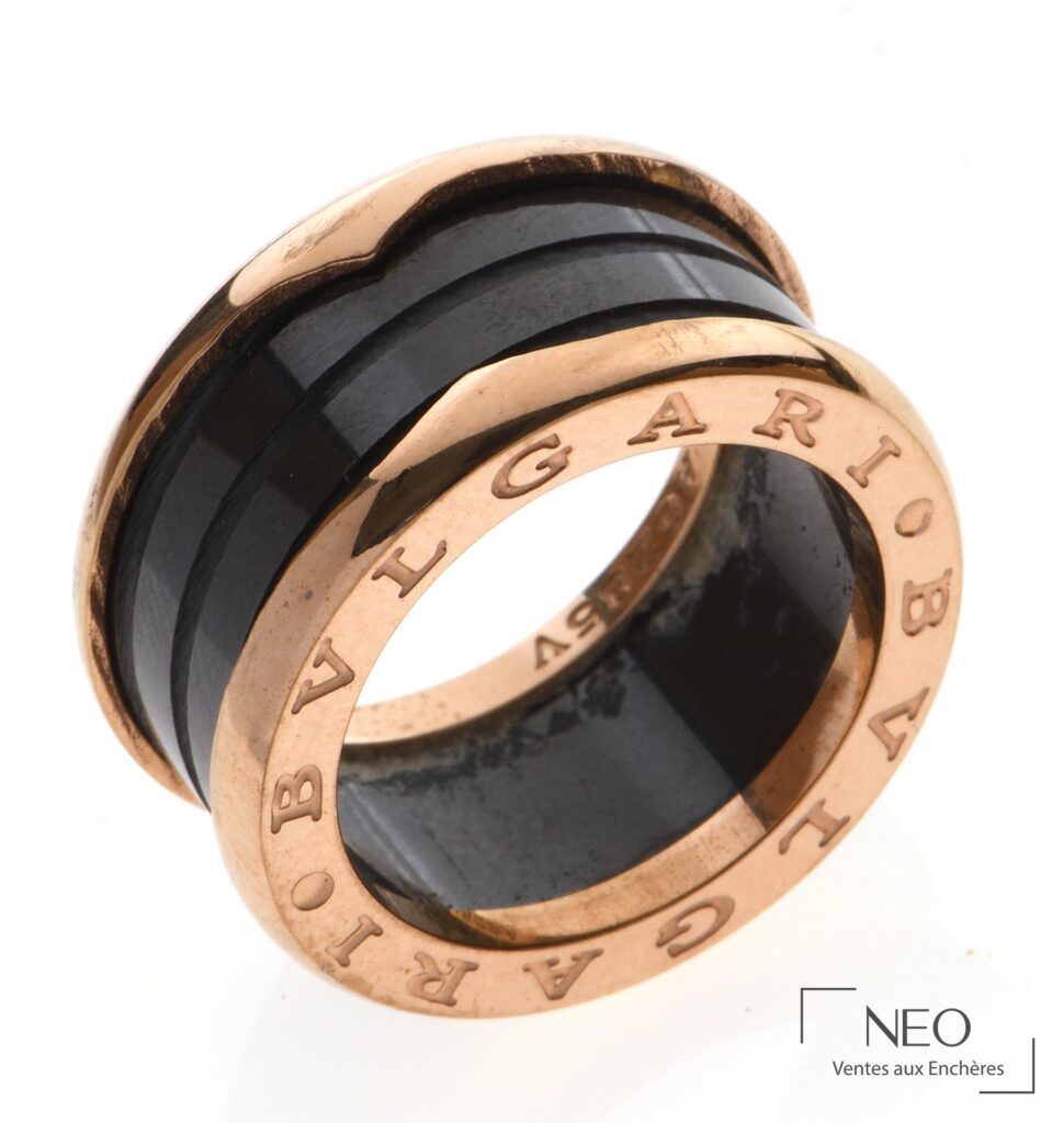 Anneau Bulgari B. Zero1 en or rose et céramique noire
