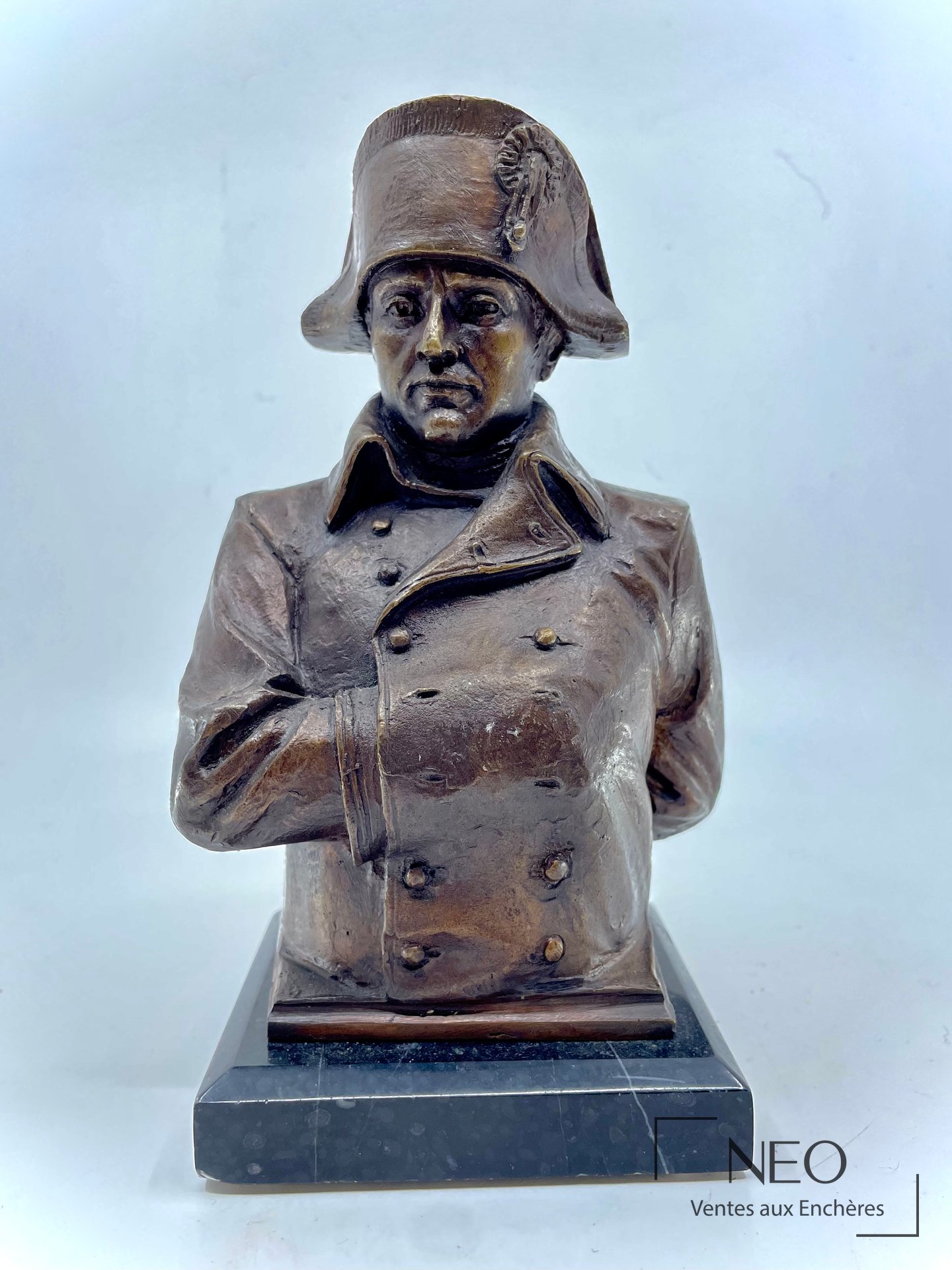 Buste de Napoléon Ier en régule patiné sur socle en marbre noir