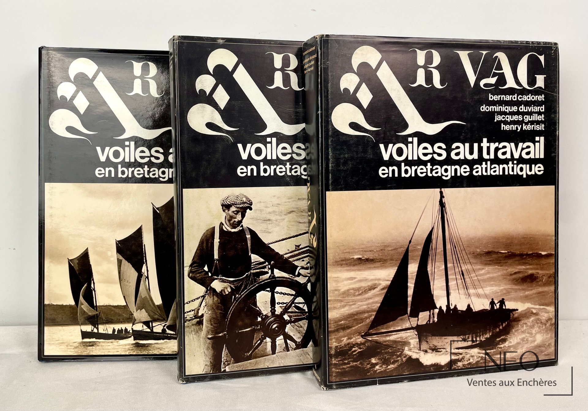 Trois volumes d'Ar Vag de Cadoret et Duviard en jaquettes illustrées