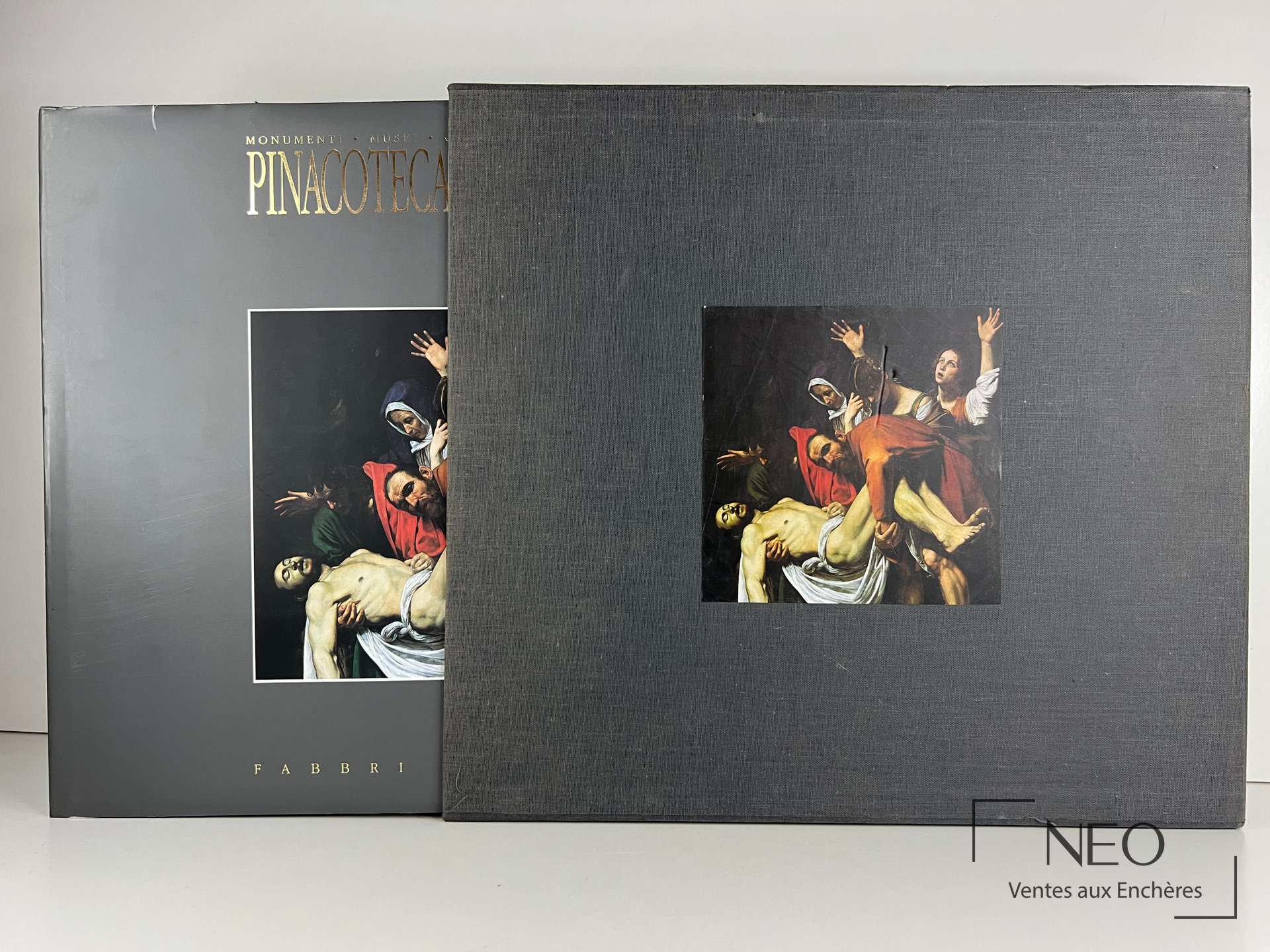 Ouvrage illustré Pinacoteca vaticana de Roberto Caravaggi avec jaquette et coffret gris