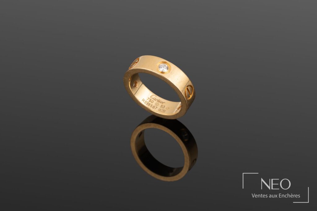 Bague Cartier Love en or jaune avec diamant central