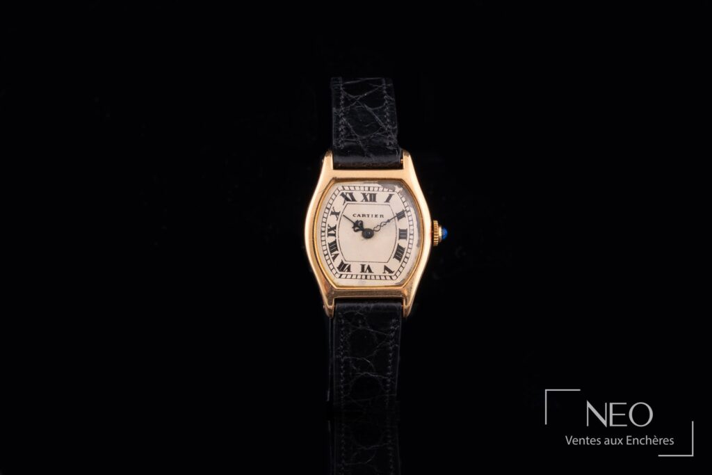 Montre Cartier Tortue en or jaune