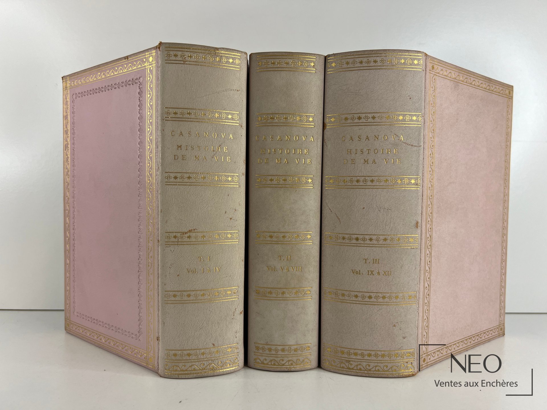 Trois volumes de Casanova Histoire de ma Vie en reliure éditeur.