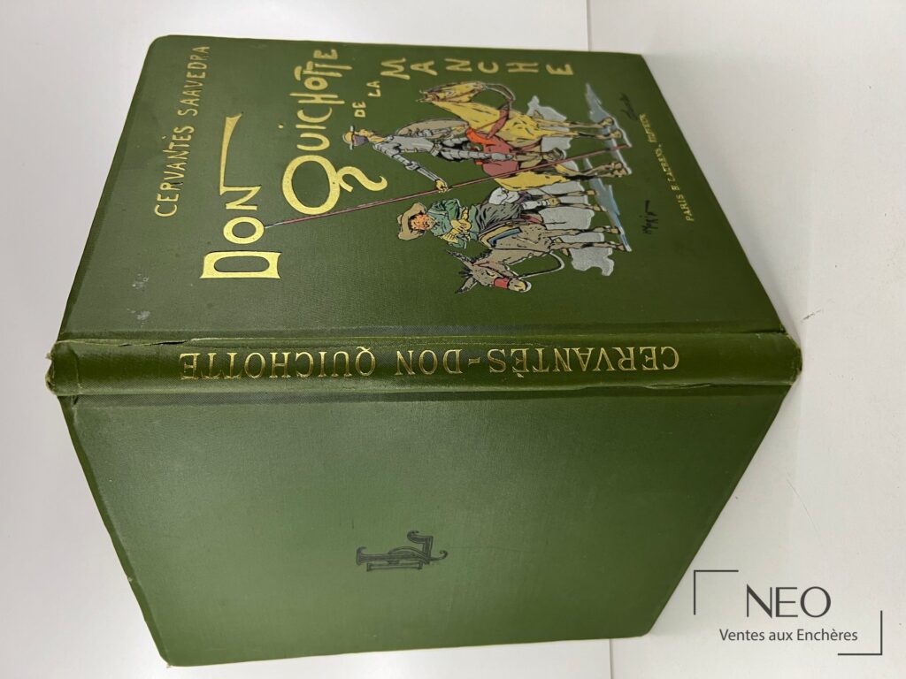 Couverture verte illustrée de Don Quichotte de la Manche avec titre doré