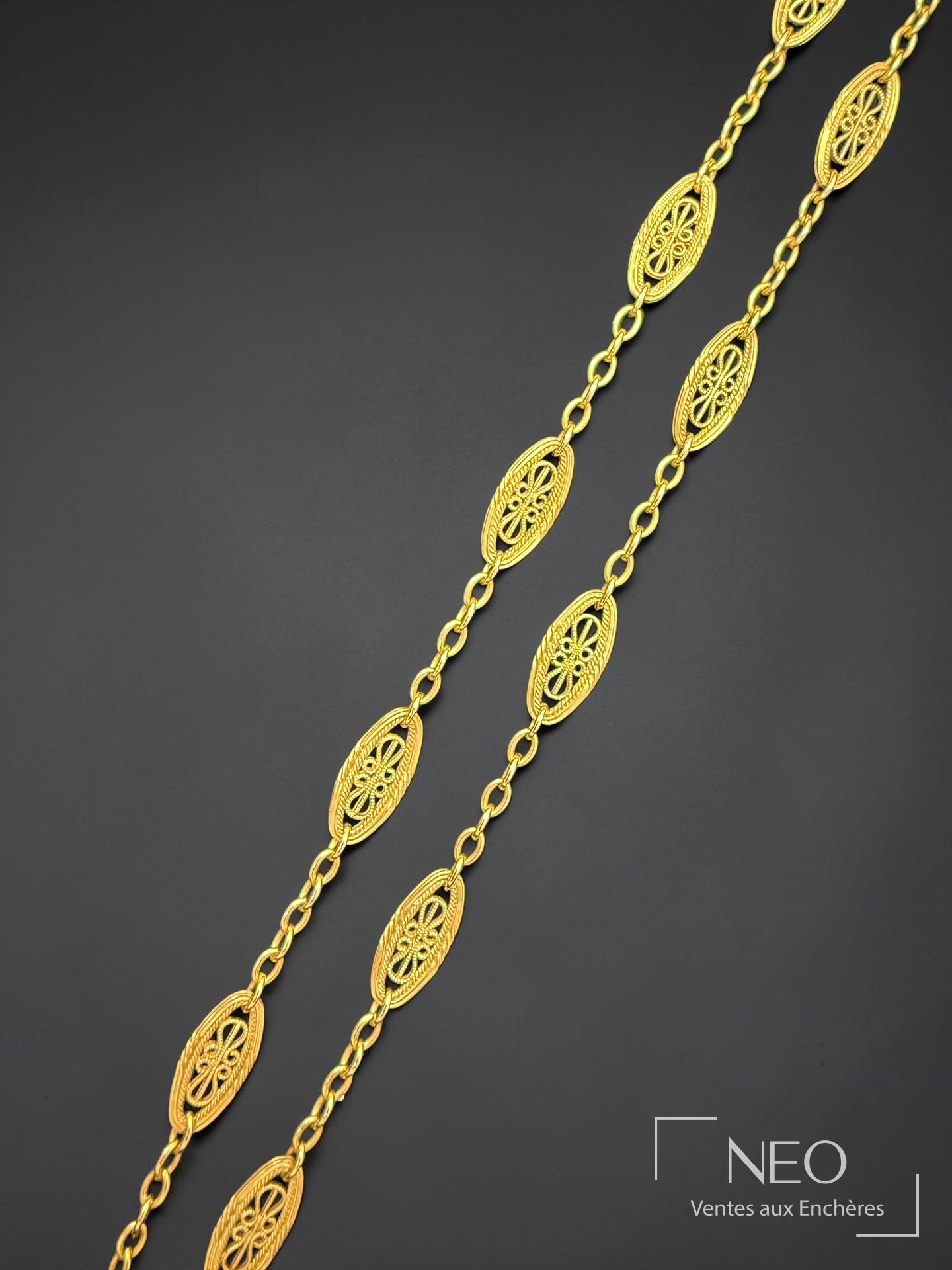Chaîne de cou en or jaune à maille filigrane ajourée